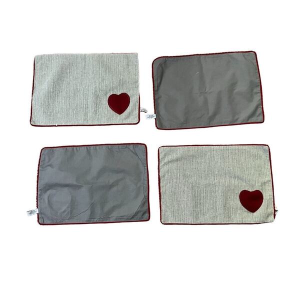 Nicole Miller Home 19" Valentine Heart Red Grey Black Placemats Kitchen Set of 4 - Picture 1 of 7